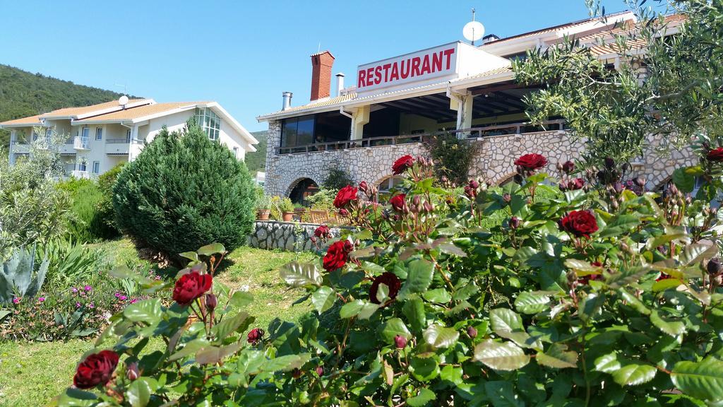 Martinšćica Hotel Zlatni Lav المظهر الخارجي الصورة