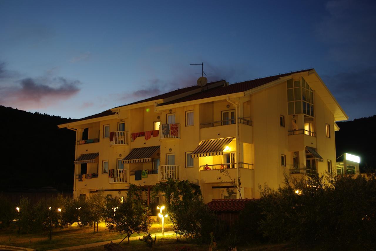 Martinšćica Hotel Zlatni Lav المظهر الخارجي الصورة